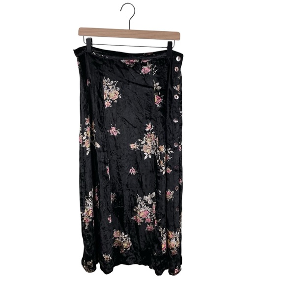 April Cornell Floral Bouquet Black Velvet Skirt Women's Size Medium Whimsigoth - Picture 1 of 6
